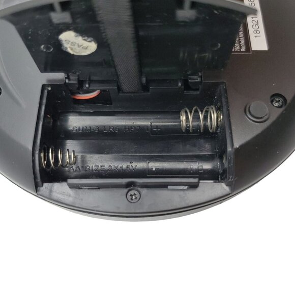 Insignia Portable CD Player NS-P4112 with 60 Sec Anti-Shock Protection - WORKING - Picture 4 of 4